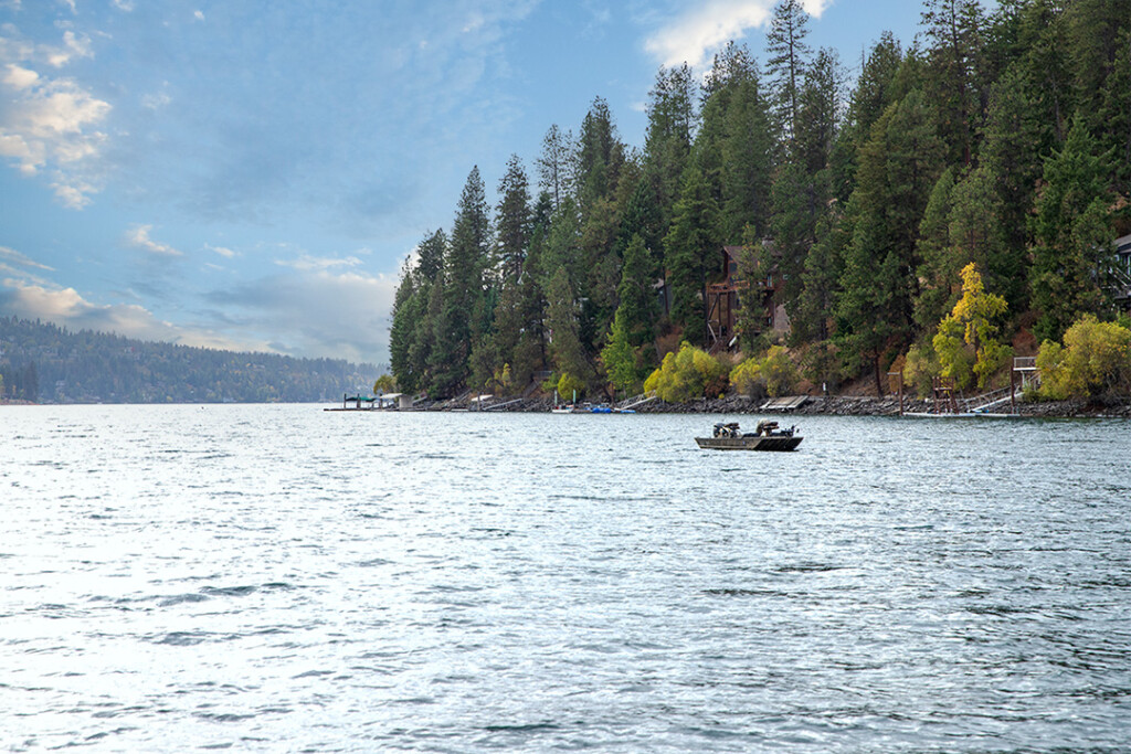 Boat on Hayden Lake.